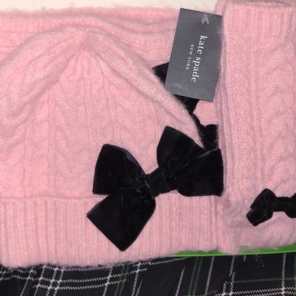 KATE SPADE 3pc Pink Knit Hat Scarf & Gloves Set with Black Bows - Picture 8 of 13